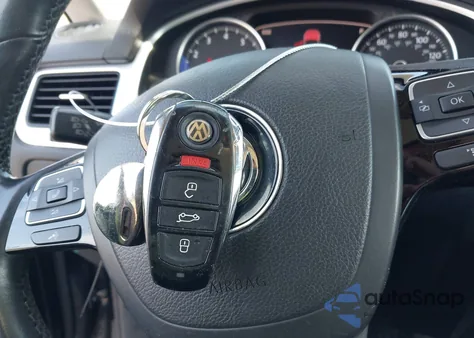 2012 Volkswagen Touareg Vr6 Executive z USA, uszkodzony, nr VIN WVGEF9BP1CD007793